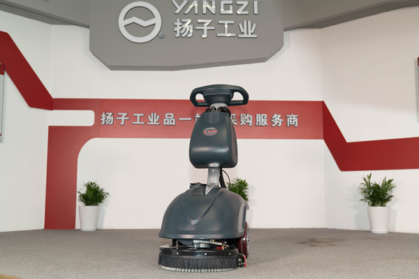 商場用手推式洗地機優勢有哪些？