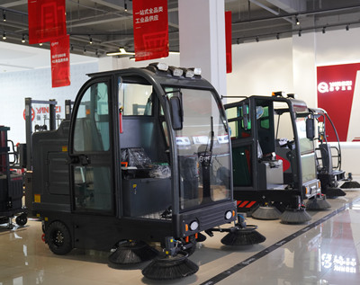 揚(yáng)子掃地機(jī)